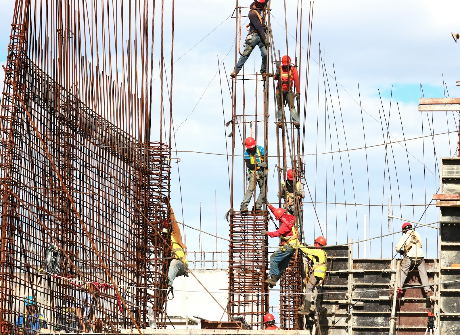 Steel reinforcement and formwork in a concrete structure before the slab is cast